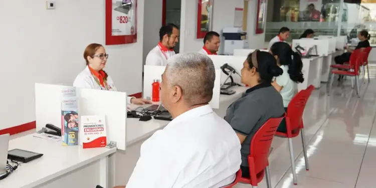Claro consolida liderazgo en servicio con la red de atención presencial más amplia