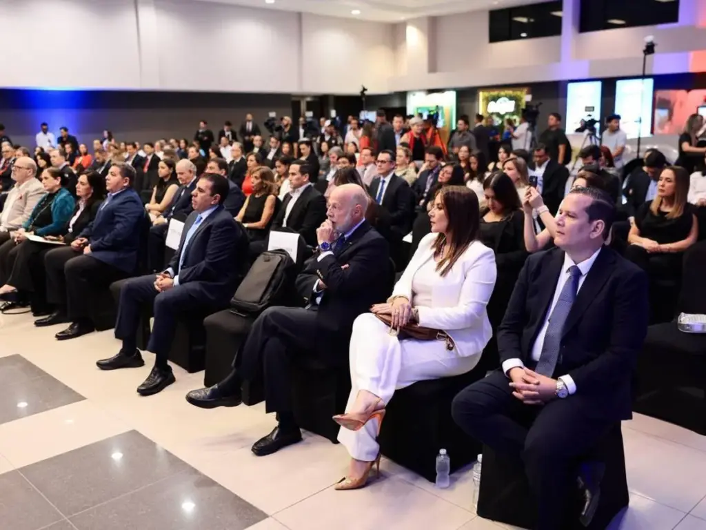 Líderes empresariales analizan los desafíos de la reputación institucional en San Pedro Sula.