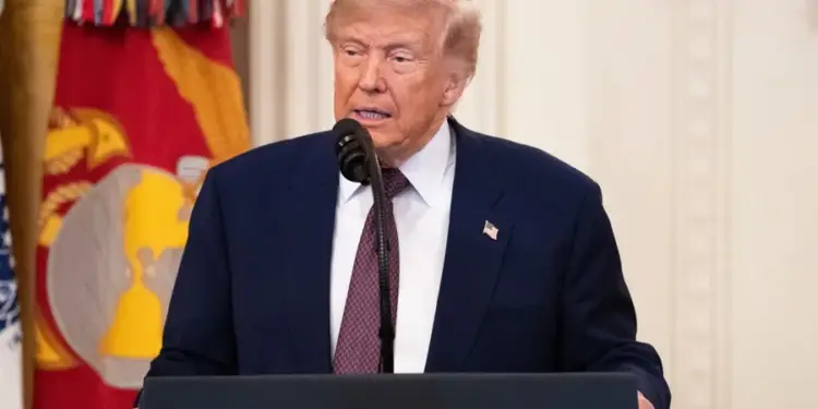 Demandan a Trump por aranceles a 60 países