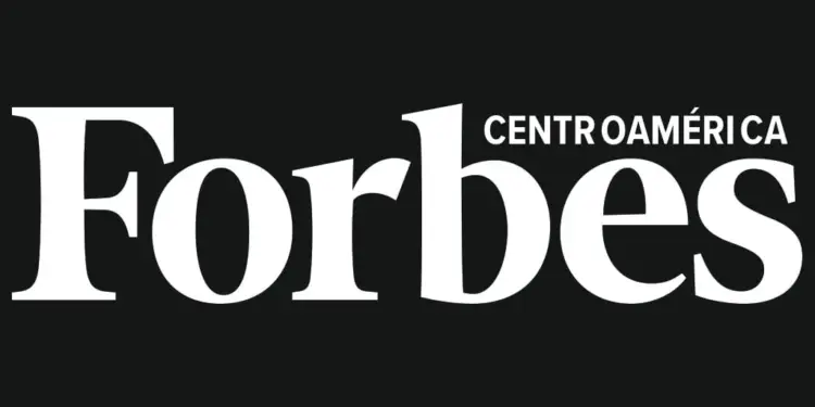 Logotipo oficial de Forbes Centroamérica en color blanco sobre un fondo negro sólido.