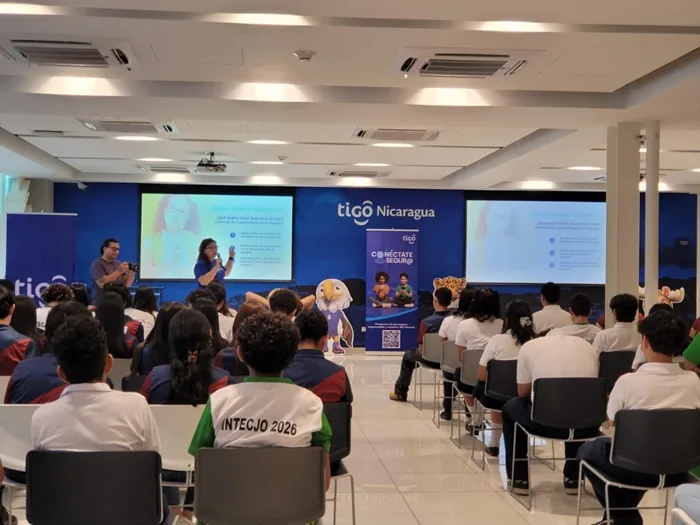 Tigo Nicaragua forma a miles de niños, adolescentes y docentes en el uso seguro y responsable de internet.