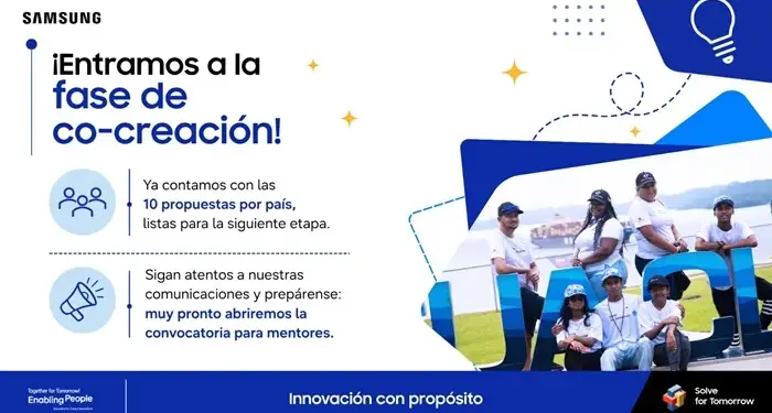 Anuncio corporativo de Samsung sobre la fase de co-creación con un grupo de jóvenes sonrientes al aire libre.