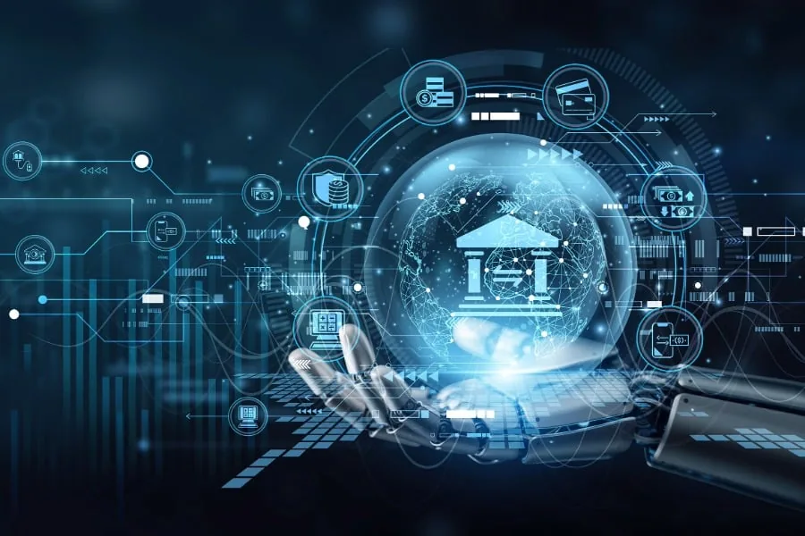 Mano robótica sostiene esfera luminosa con icono de banco y globo, rodeada de iconos de finanzas digitales, seguridad y tecnología.