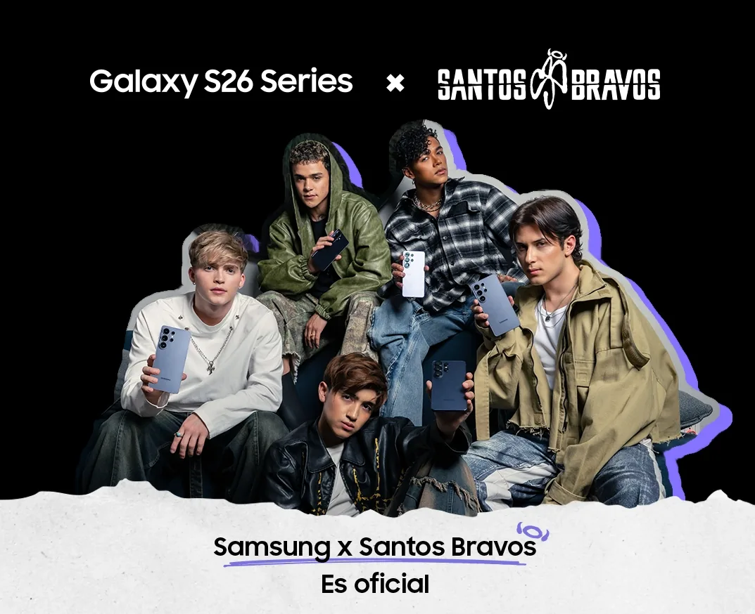 Cinco jóvenes presentando teléfonos inteligentes Samsung Galaxy S26 Series en una colaboración oficial con Santos Bravos.