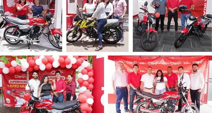 Personas posando con motocicletas rojas y amarillas en eventos promocionales con globos y lonas de la marca Claro.
