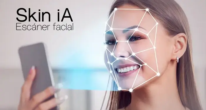 Mujer sonriente siendo escaneada por una aplicación móvil con tecnología de reconocimiento facial y malla geométrica.
