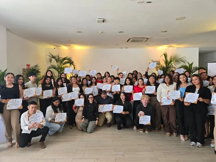 Primera generación de Jóvenes Baristas durante su entrenamiento.