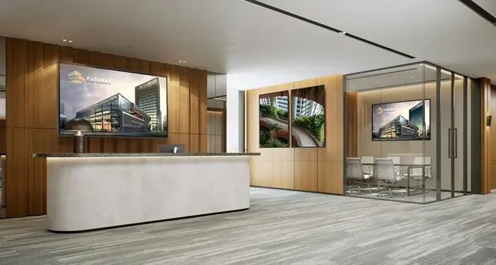 Recepción de oficina corporativa moderna con mostrador blanco, paneles de madera y sala de reuniones de vidrio.