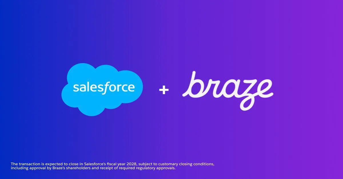 Logos de Salesforce en azul claro y Braze en blanco conectados por un signo más sobre un fondo degradado violeta y azul.